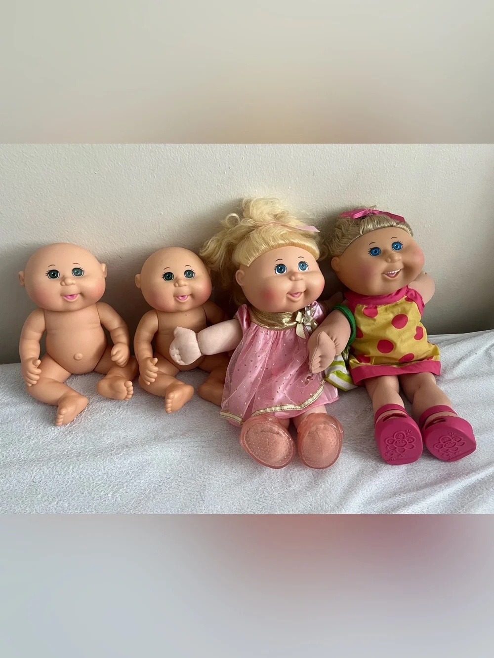 Cabbage patch kids dolls lot